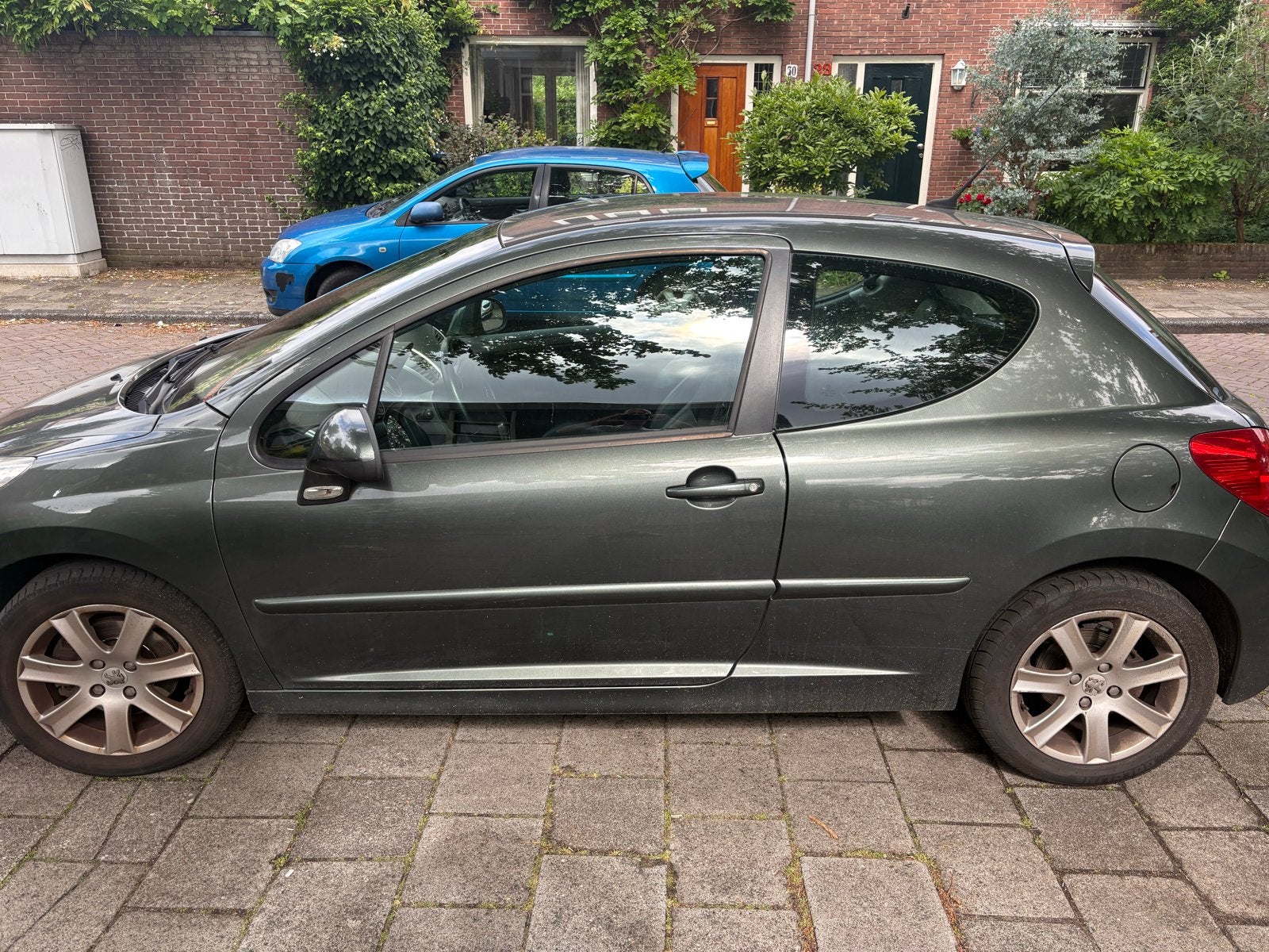 Peugeot 207 1.6 VTI 16V 3DRS AUT 2007 Grijs, Auto's, 4 cilinders, 1196 kg, 119 pk, 57 €/maand