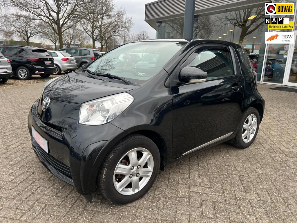 Toyota IQ 1.0 VVTi Black Edition, Airco, 4-zits, Parrot, tre, Auto's, Toyota, Stof, Gebruikt, Zwart, 4 stoelen