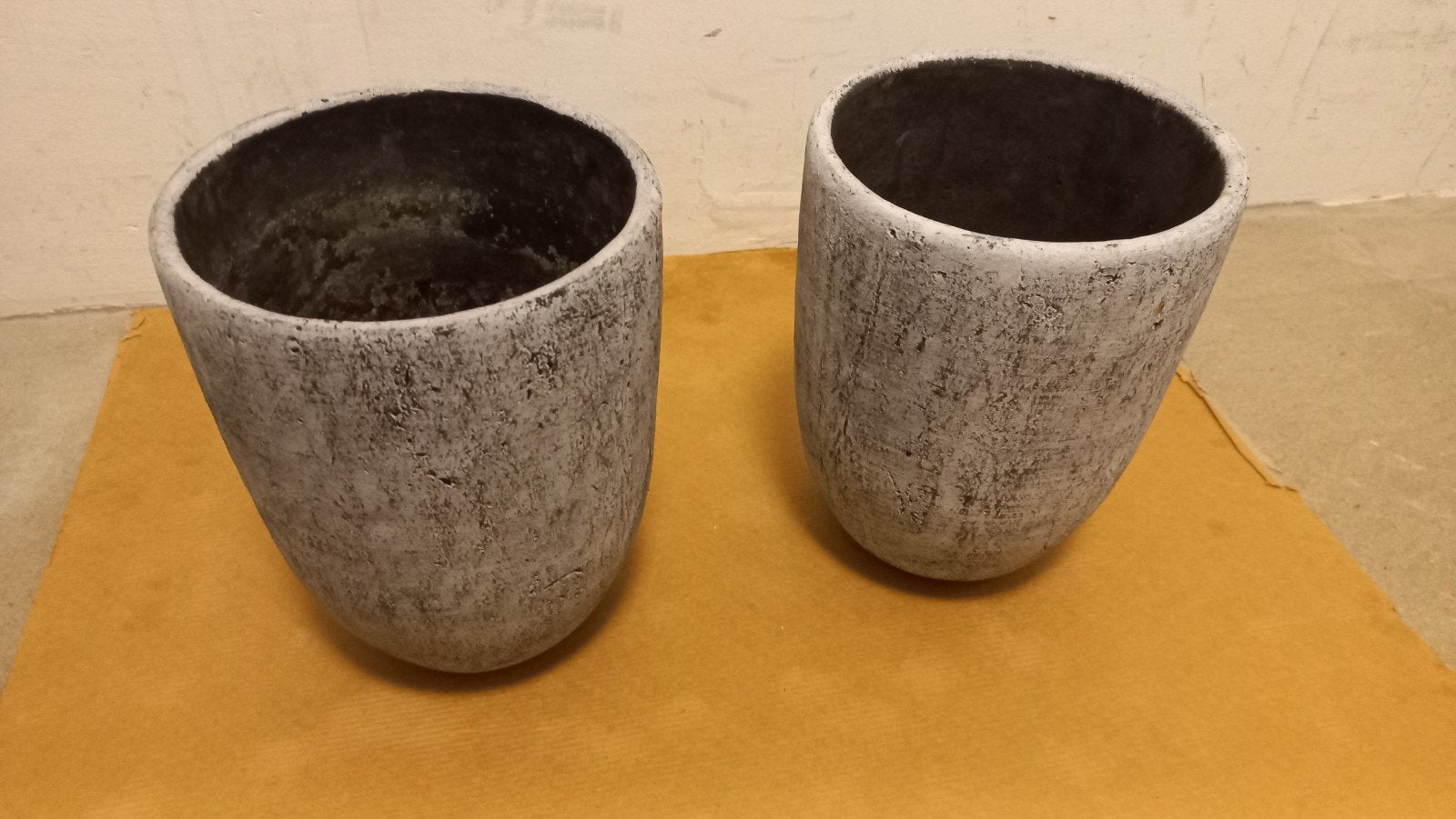 2 binnen bloempotten antraciet, Rond, Binnen, Ophalen of Verzenden, Aardewerk