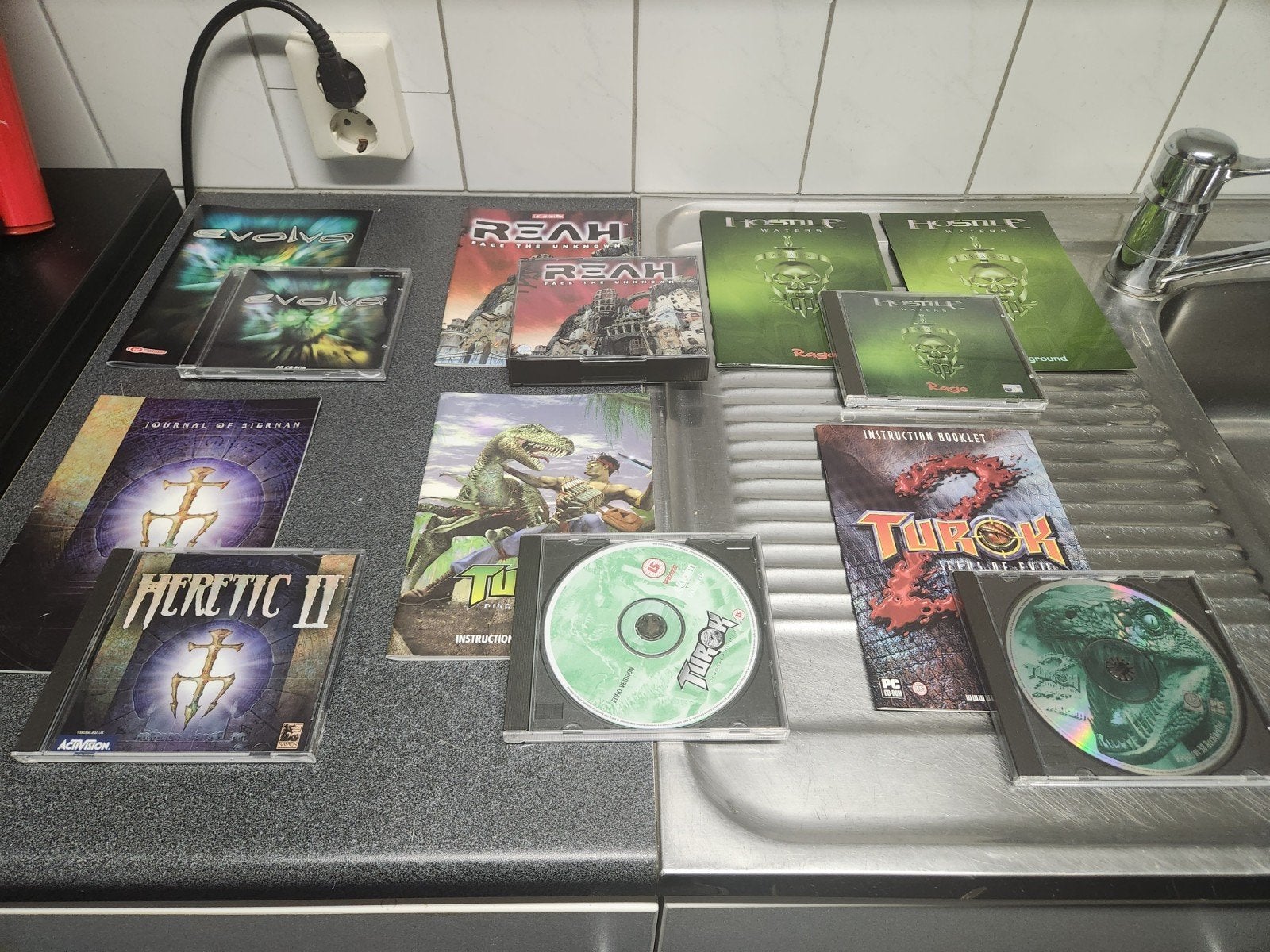 PC CD-ROM Games: Reah, Turok, Evolva, Hostile Waters., Gebruikt, Overige genres, 1 speler, Ophalen of Verzenden