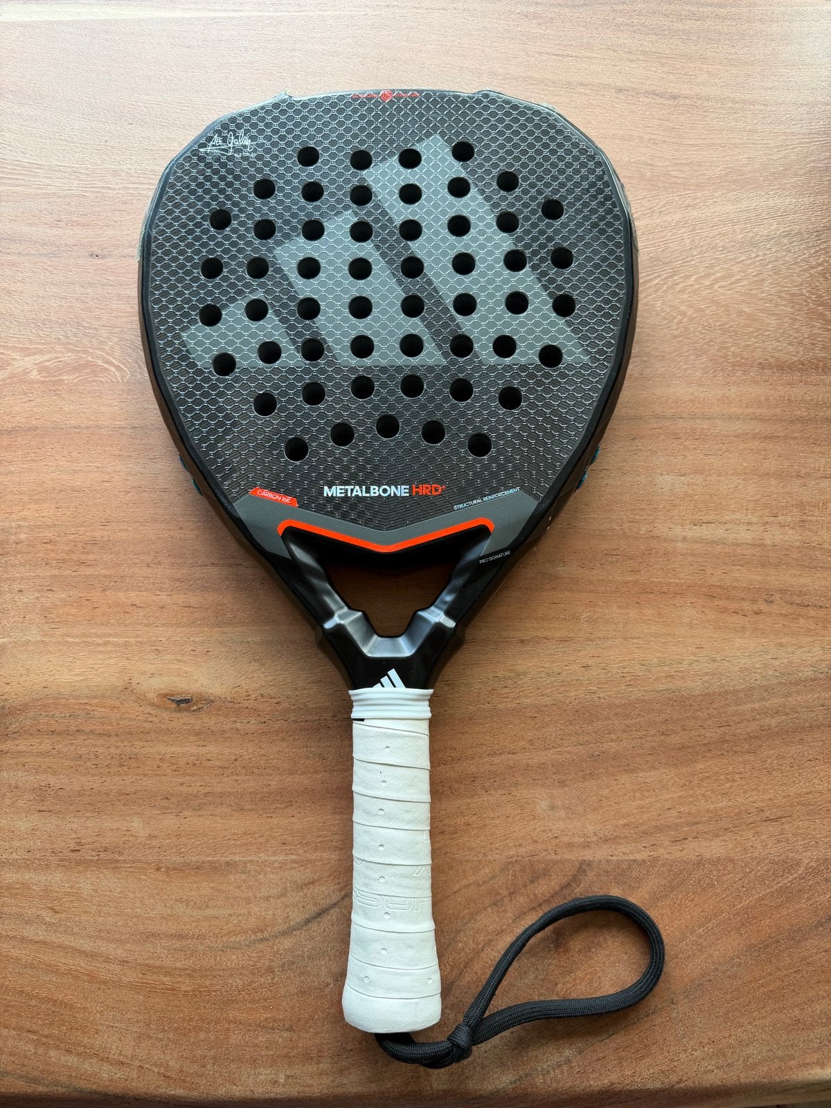 Adidas Metalbone HRD Padel Racket - Zo goed als nieuw, Sport en Fitness, Tennis, Ophalen of Verzenden, Zo goed als nieuw, Racket
