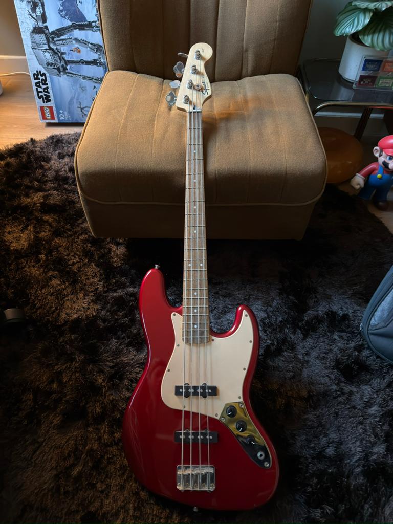 Squier basgitaar, Ophalen, Zo goed als nieuw