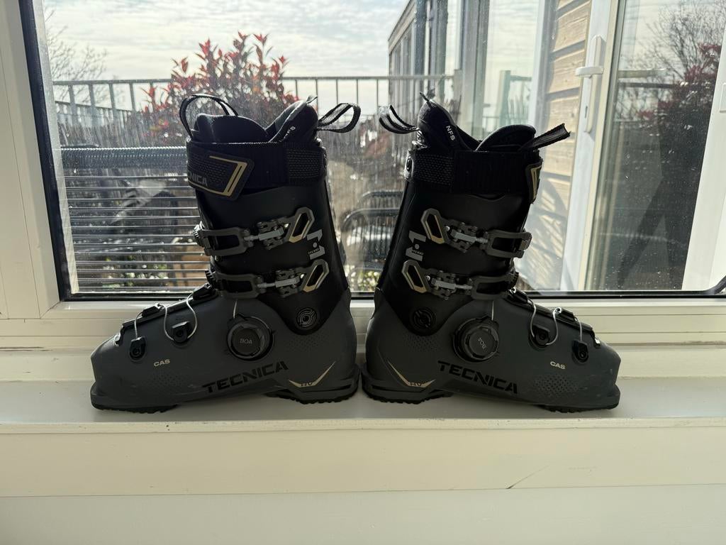 Tecnica CAS HV100 Boa skischoenen, maat 45 (29/29.5), Sport en Fitness, Skiën en Langlaufen, Zo goed als nieuw, Schoenen, Skiën