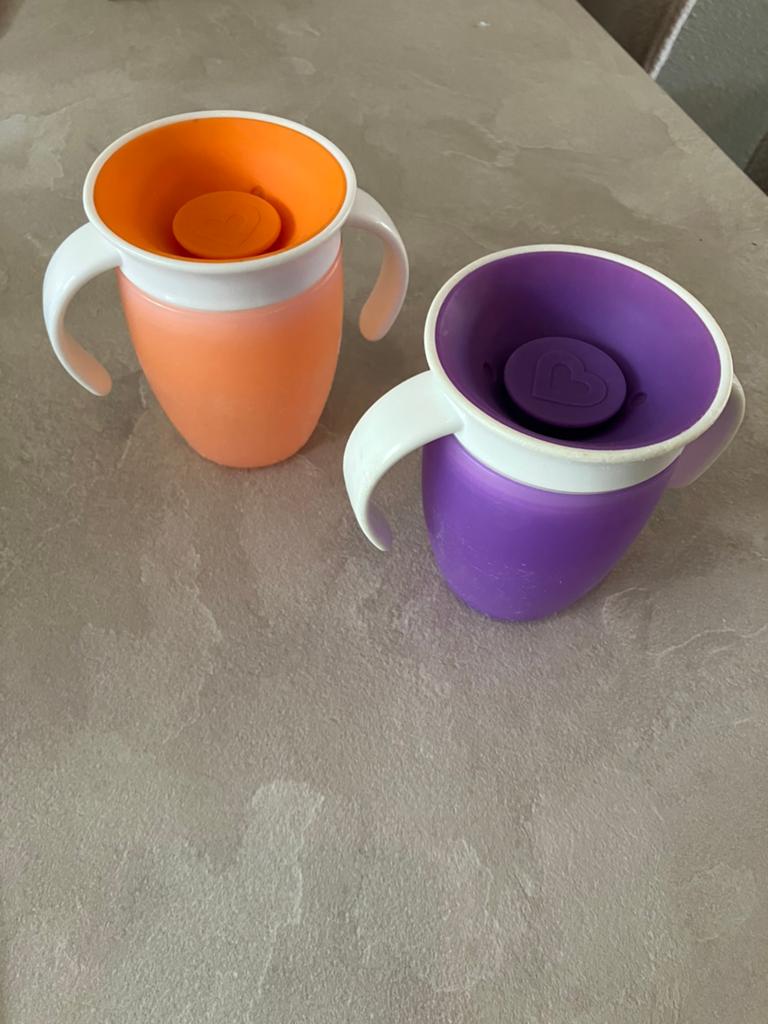 Munchkin antilek bekers oranje en paars, Kinderen en Baby's, Babyvoeding en Toebehoren, Ophalen, Zo goed als nieuw, Overige typen