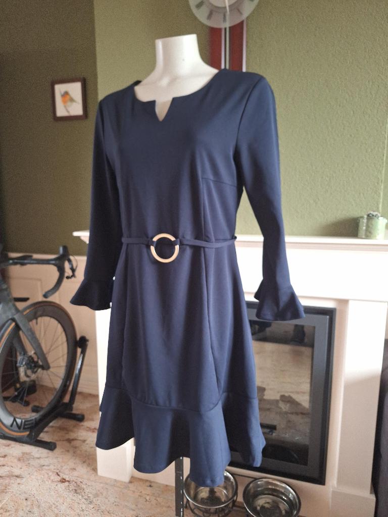 K-Design K Design schitterende jurk M 38, Kleding | Dames, Jurken, K-design, Maat 46/48 (XL) of groter, Zo goed als nieuw, Knielengte