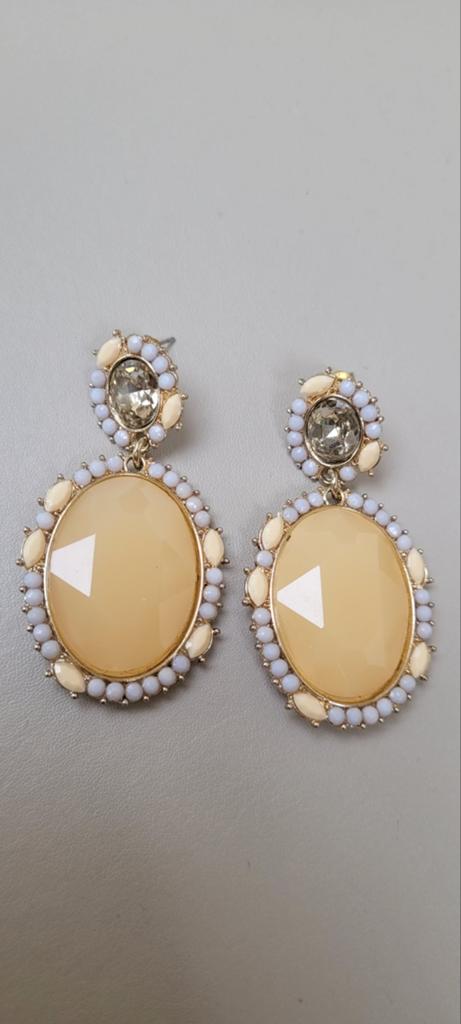 Oorbellen van Biba, Overige materialen, Hangers, Beige, Ophalen of Verzenden