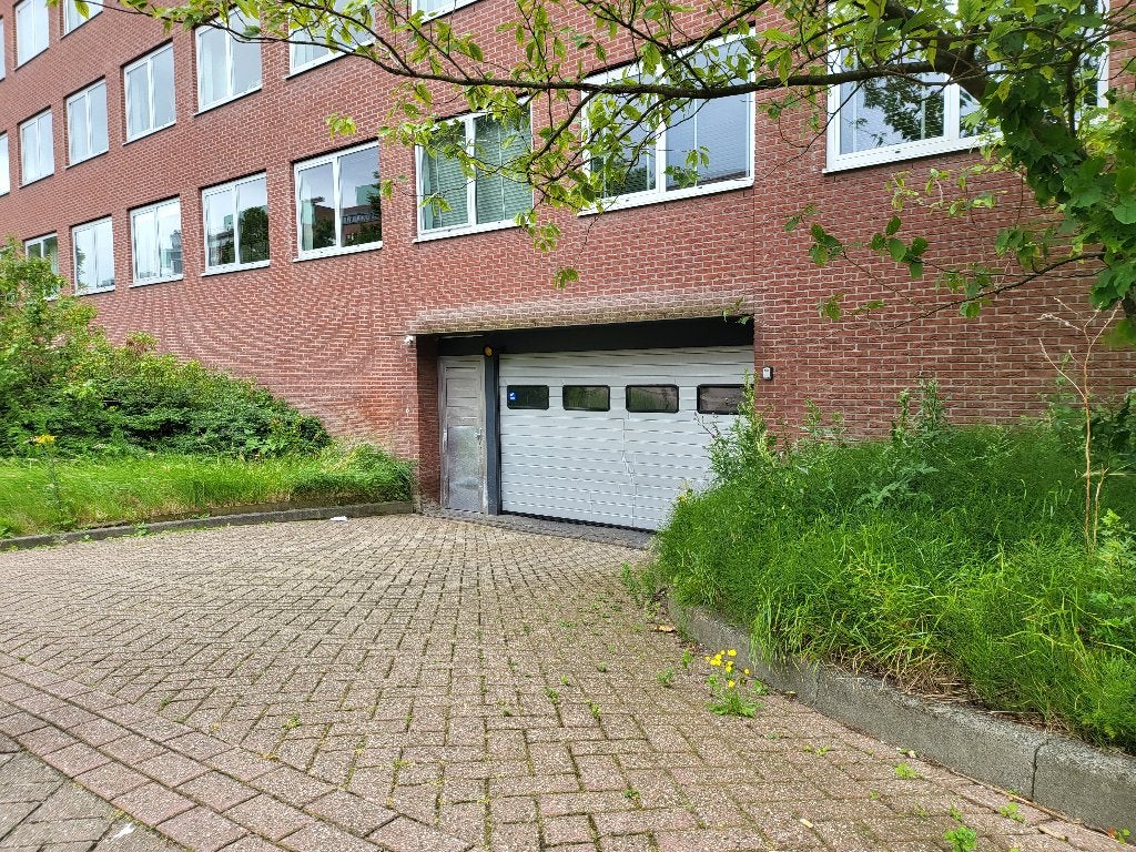 Parkeerplek in afgesloten garage Amsterdam-Zuid (Zuidas/VU), Amsterdam