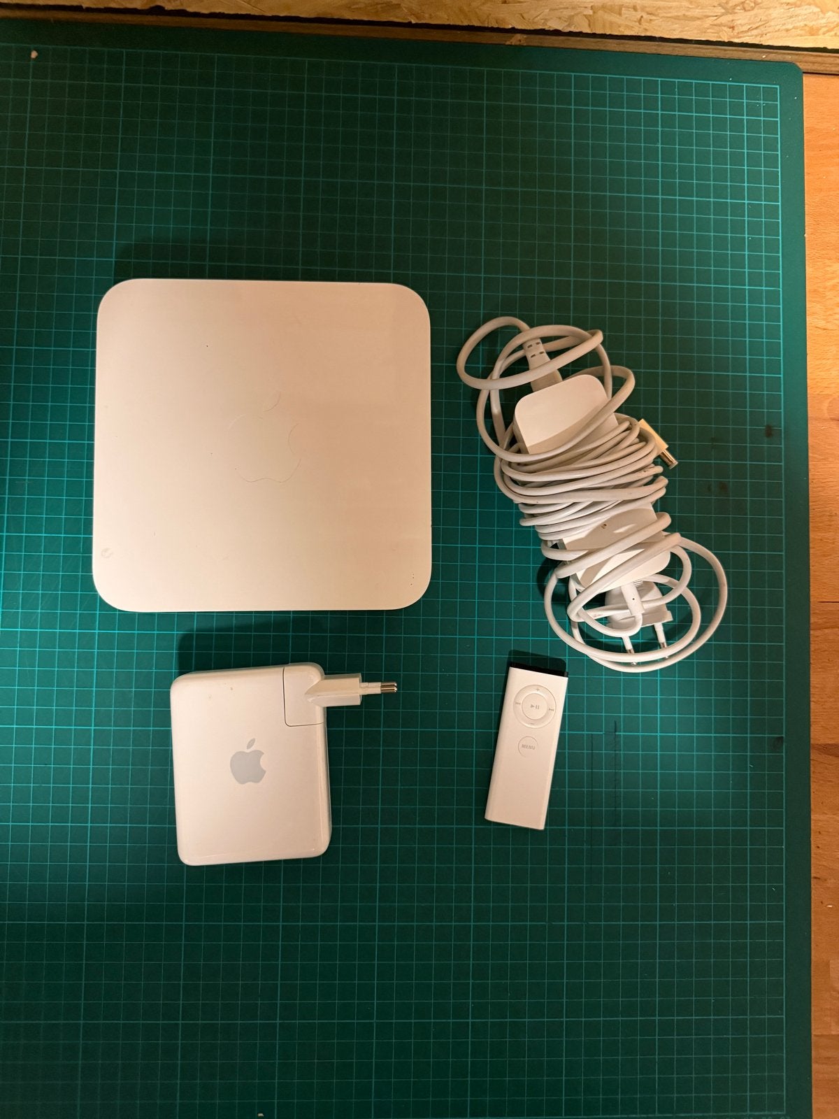 Apple AirPort Extreme Base Station A1354 & Express A1264, Computers en Software, Ophalen of Verzenden, Gebruikt, Router
