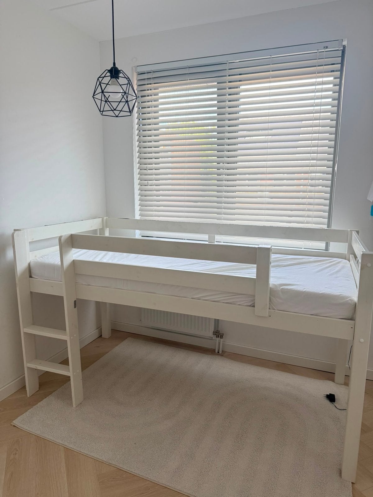 Wit hoogslaper met glijbaan en lattenbodem, Ophalen, 85 tot 100 cm, Gebruikt, Hoogslaper of Stapelbed