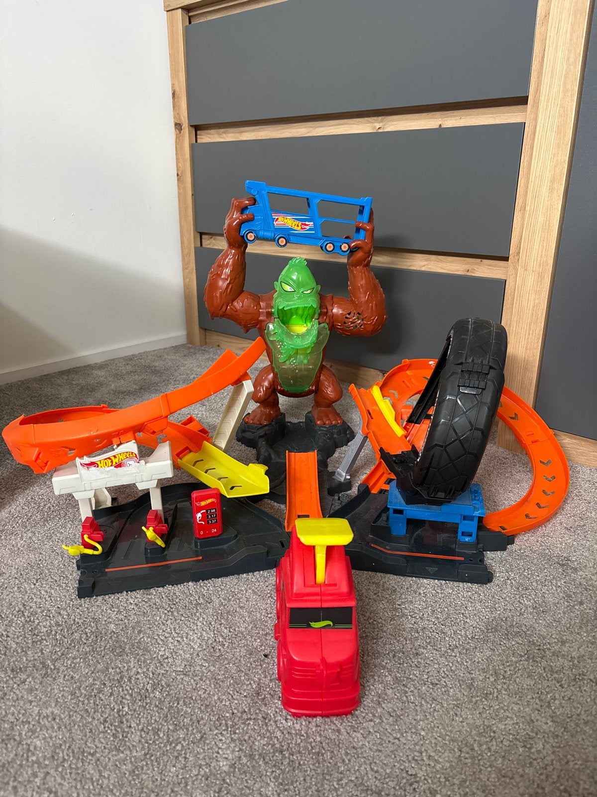 Hot Wheels Gorilla Attack speelset met banen en vrachtwagen, Ophalen, Gebruikt