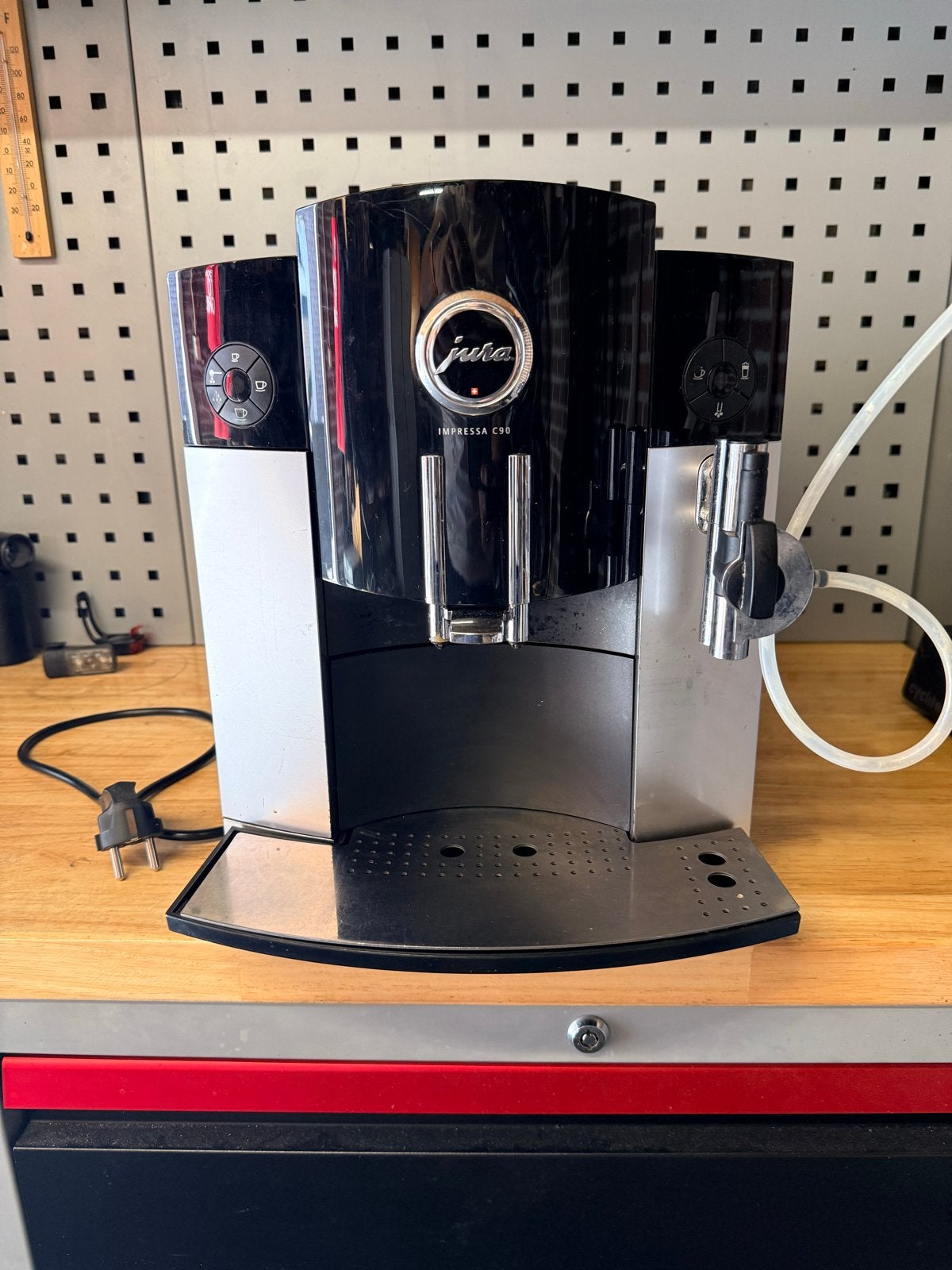 Jura Impressa C90 Koffiemachine - Zwart/Zilver, Ophalen, Afneembaar waterreservoir, Gebruikt, 10 kopjes of meer