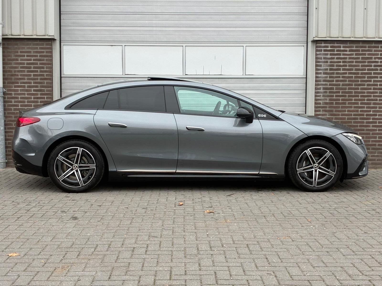 Mercedes-Benz EQE 300 AMG Line | Nightpakket | Panoramadak, Auto's, Automaat, Gebruikt, 750 kg, 89 kWh
