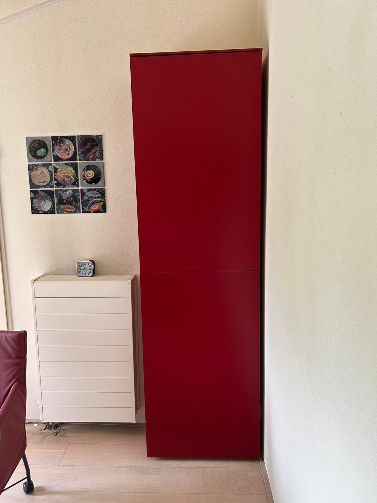 Mooie rode kast als nieuw, Ophalen, Gebruikt, 25 tot 50 cm, 200 cm of meer