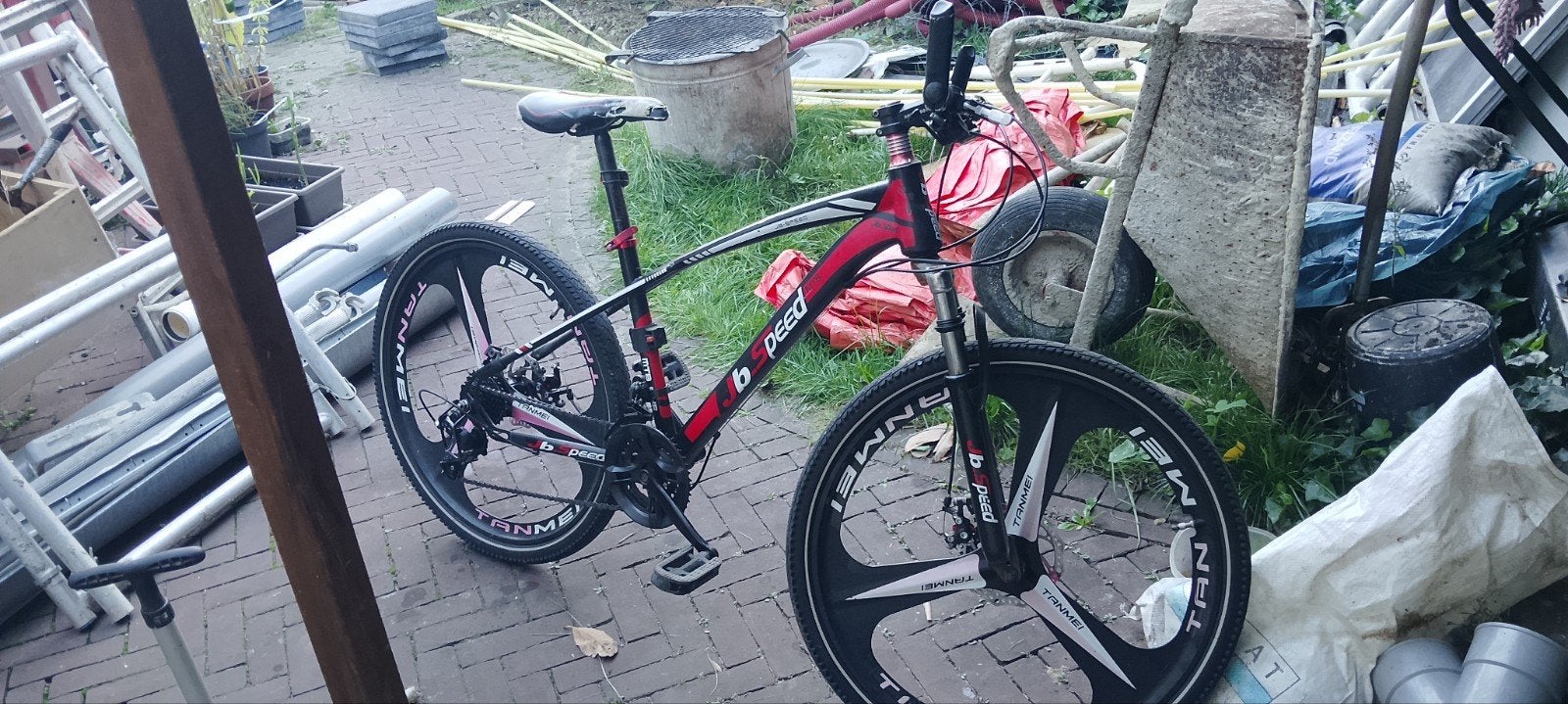 B-Speed Mountainbike - Zo goed als nieuw, Overige merken, Ophalen of Verzenden, Zo goed als nieuw, Meer dan 20 versnellingen