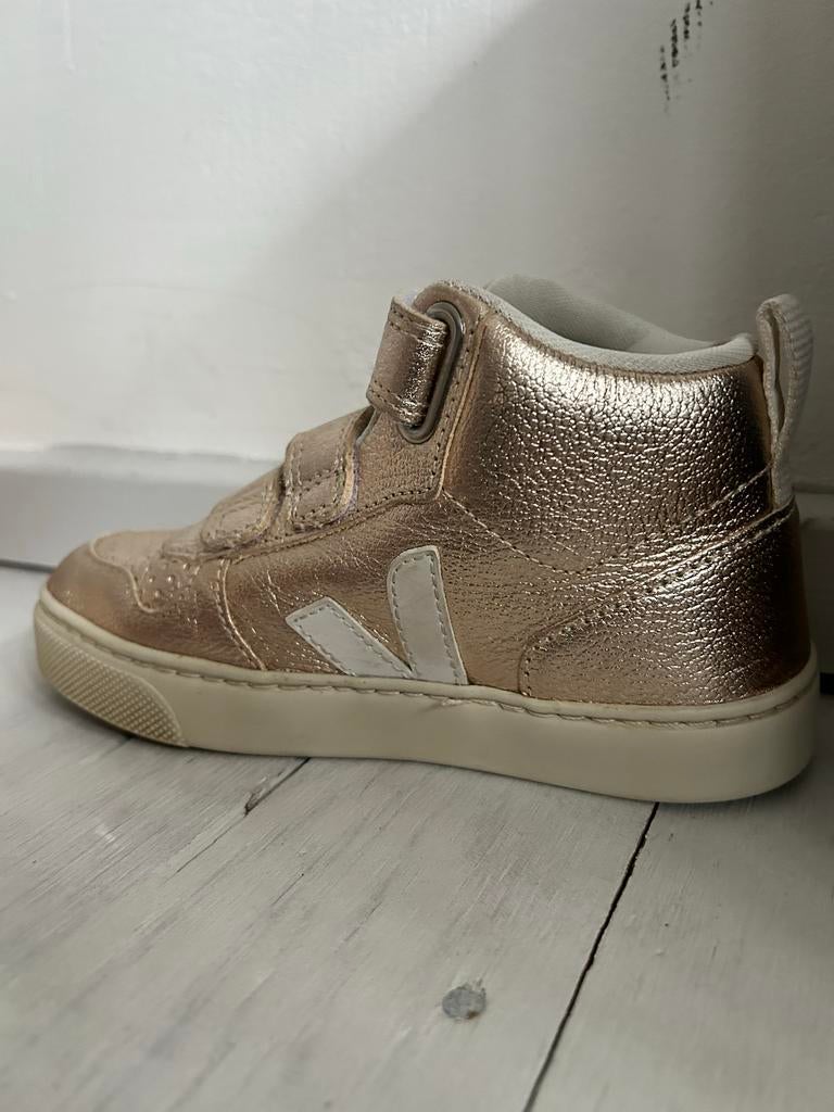 Gouden Veja V-10 sneakers maat 29, Kinderen en Baby's, Kinderkleding | Schoenen en Sokken, Ophalen of Verzenden, Zo goed als nieuw