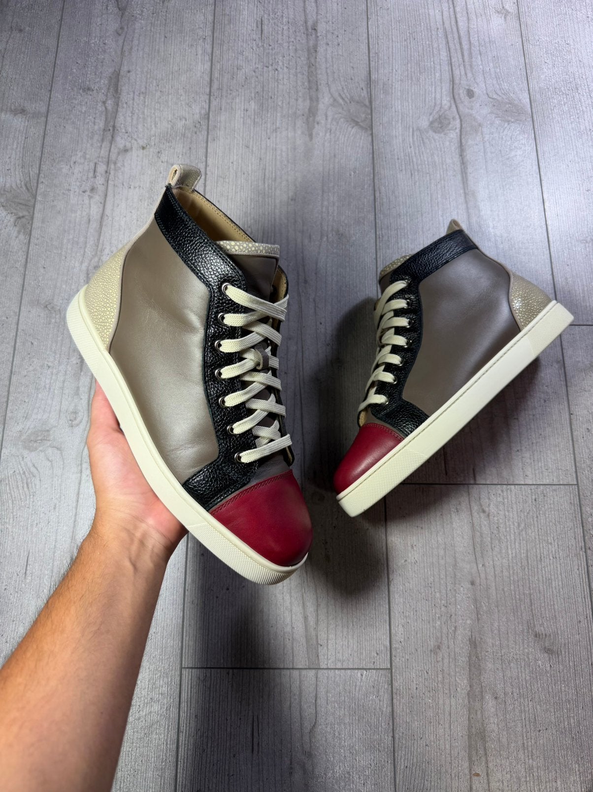 Christian louboutin, Overige kleuren, Ophalen of Verzenden, Sneakers of Gympen, Gedragen