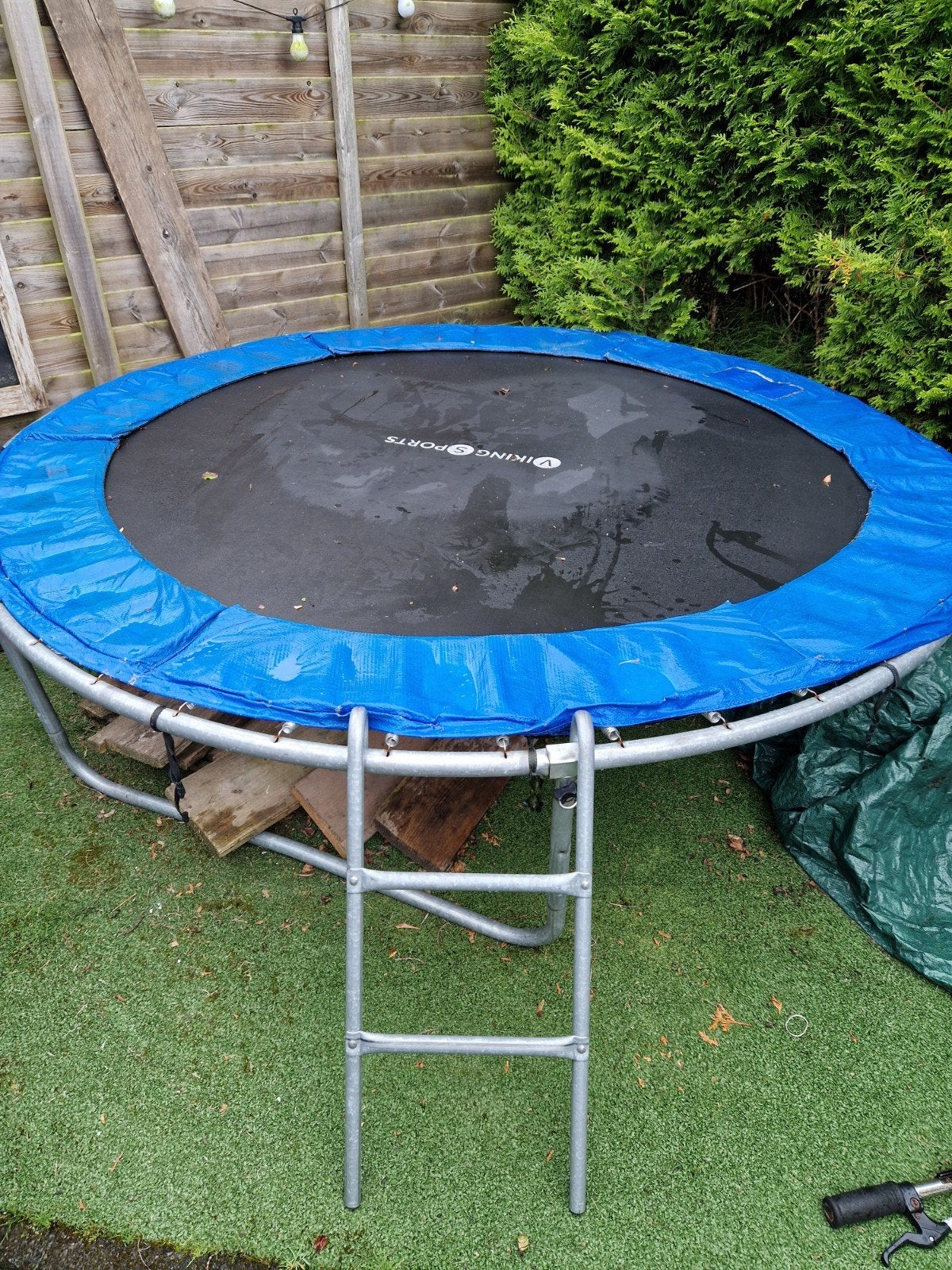 Trampoline doorsnee 244, Ophalen, Gebruikt