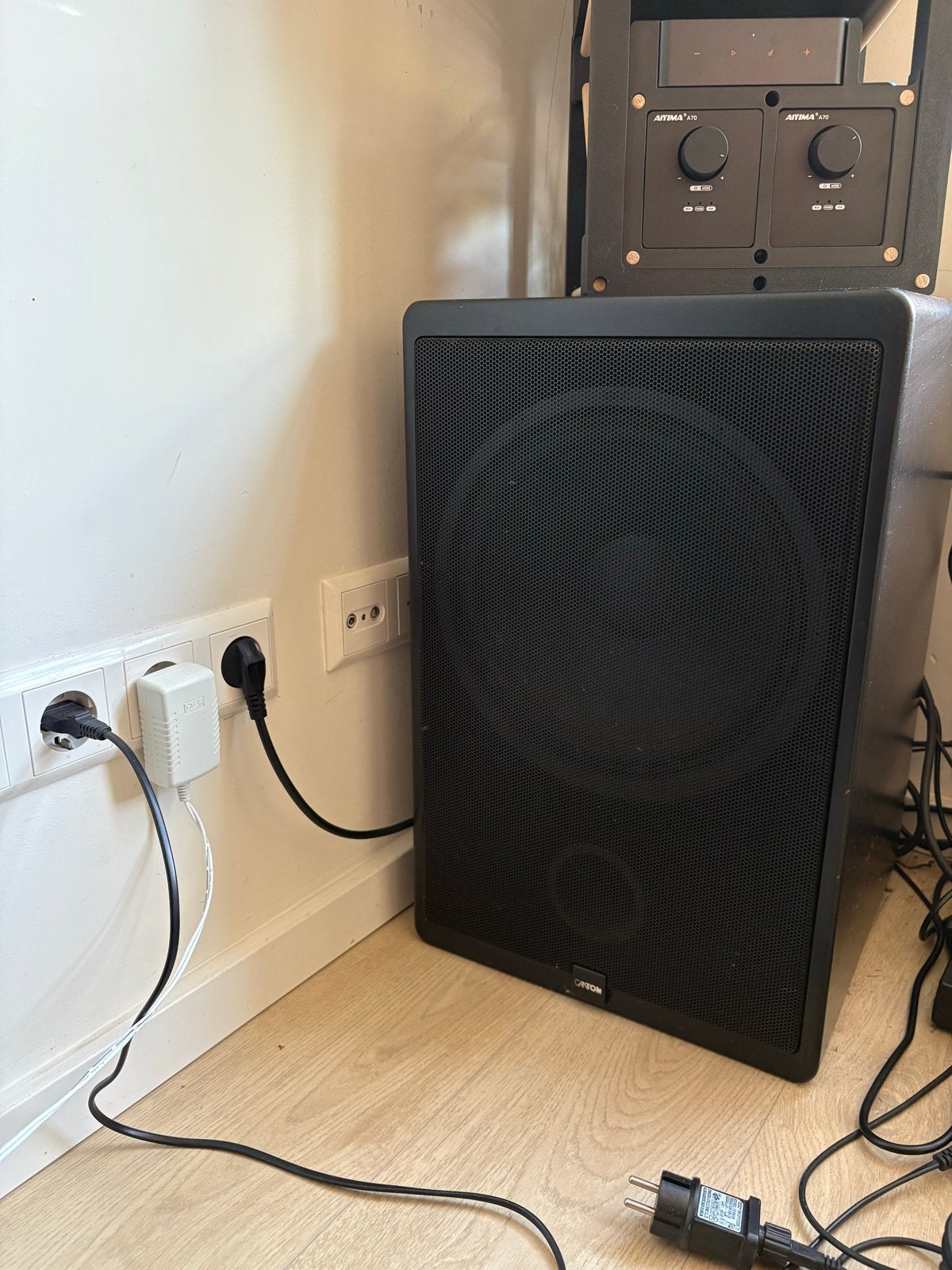 Canton Plus E Subwoofer - Uitstekende Staat, Subwoofer, Zo goed als nieuw, Basreflex, Ophalen