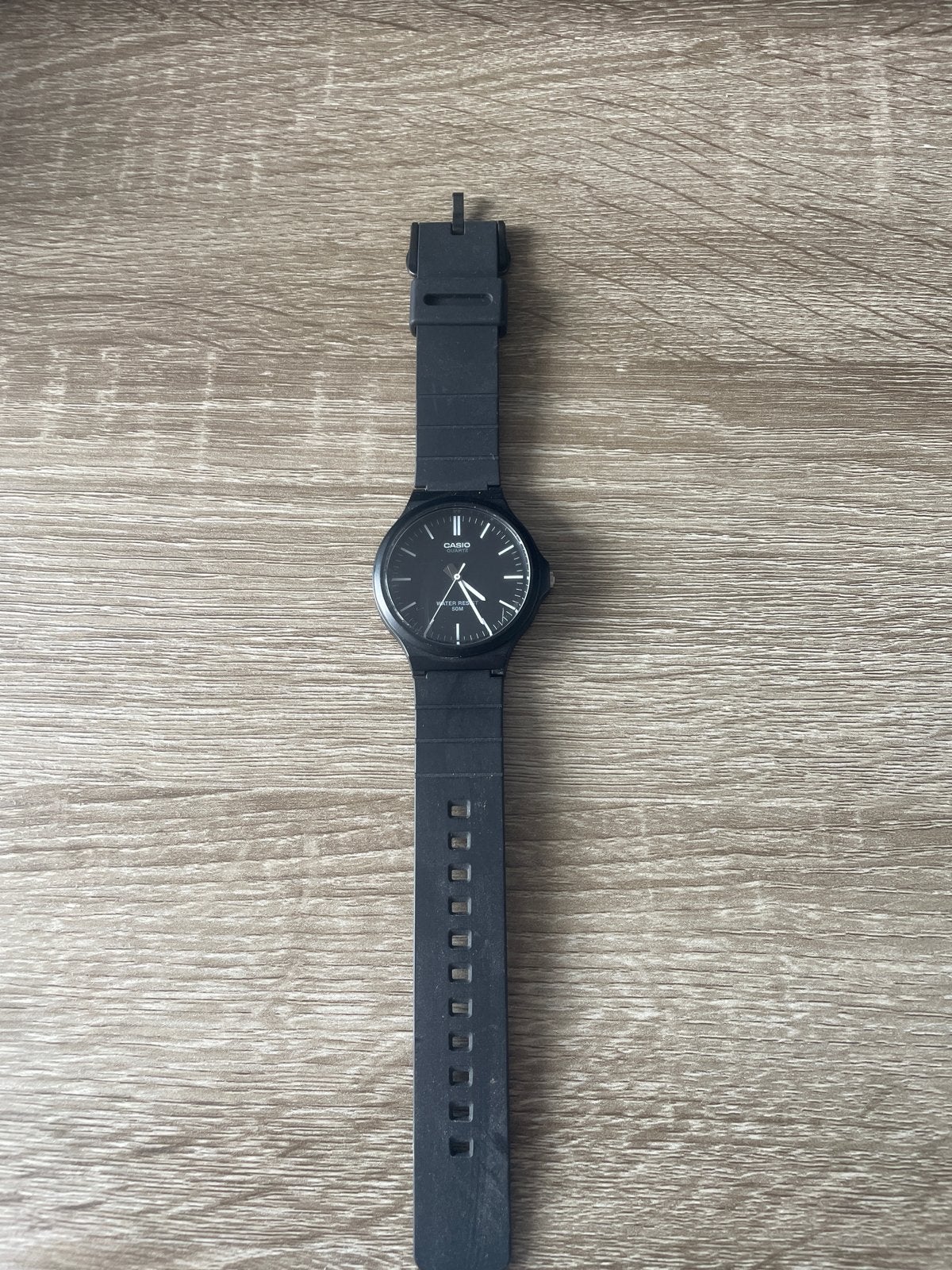 Mooi Casio Quartz horloge - 50m waterdicht, Sieraden, Tassen en Uiterlijk, Horloges | Heren, Casio, Kunststof, Gebruikt, Polshorloge