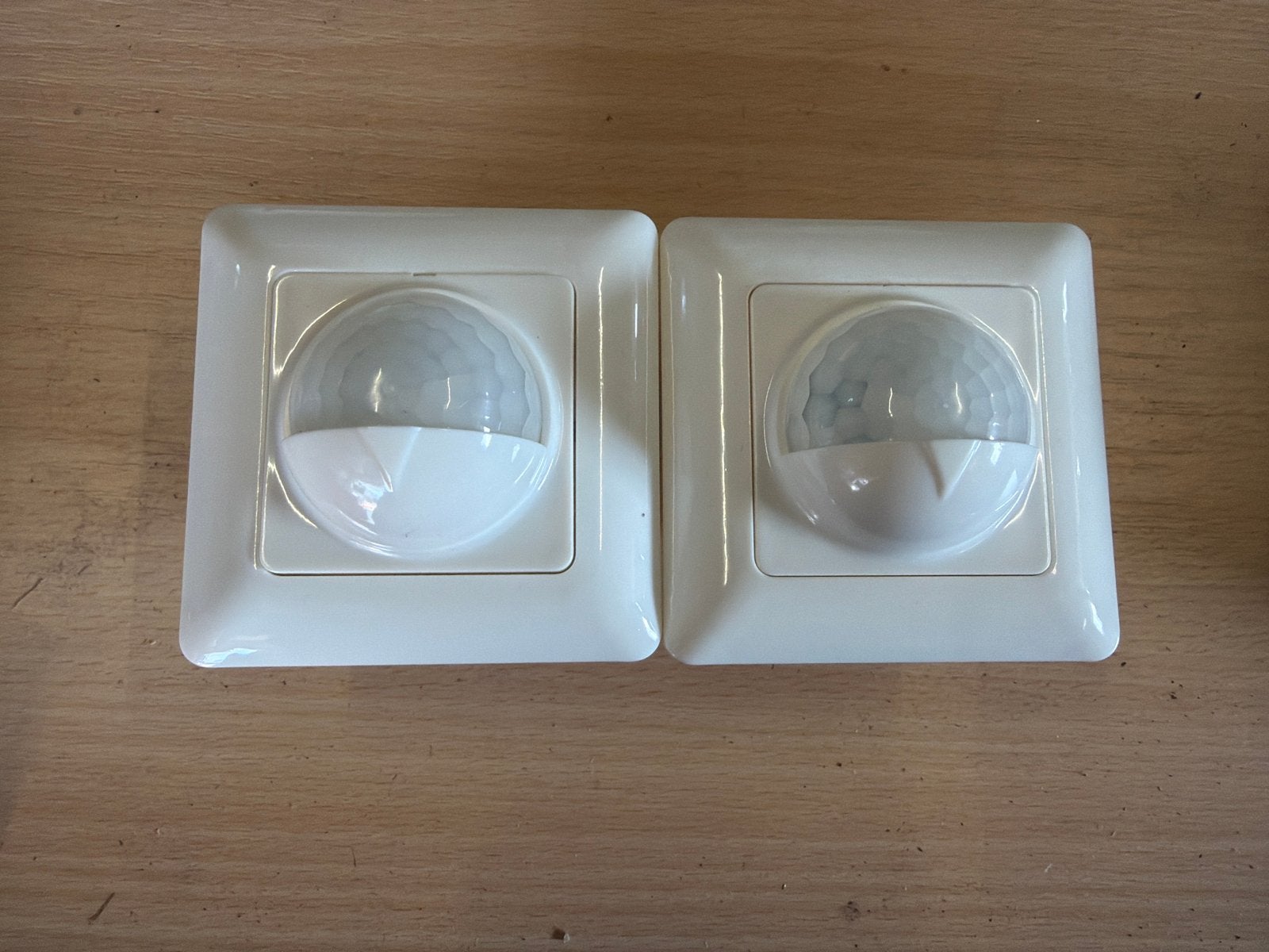 2x NiKo 25210D Bewegingsmelder Inbouw - Wit, Wit, Ophalen of Verzenden, Nvt, Nvt