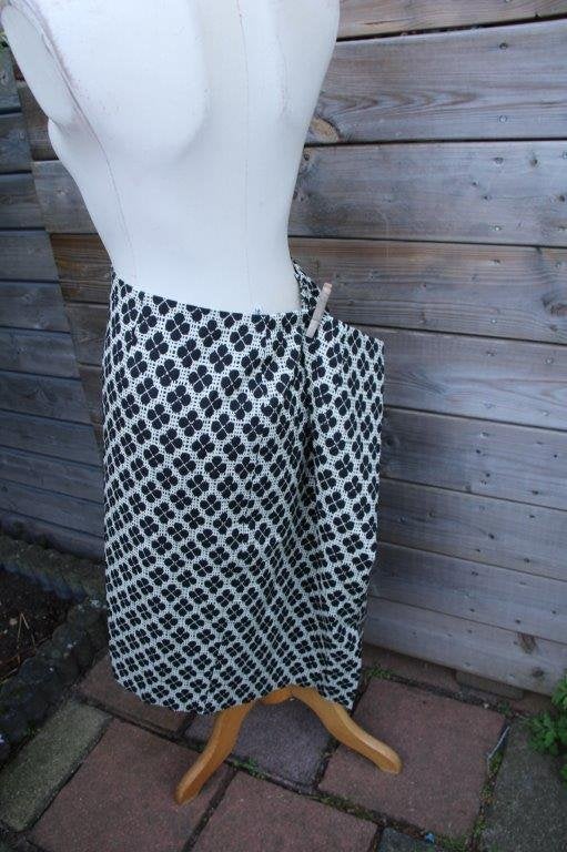 Rok creme / zwart Mayerline mt 48  Vaste prijs, Kleding | Dames, Mayerline, Zwart, Maat 46/48 (XL) of groter, Ophalen of Verzenden