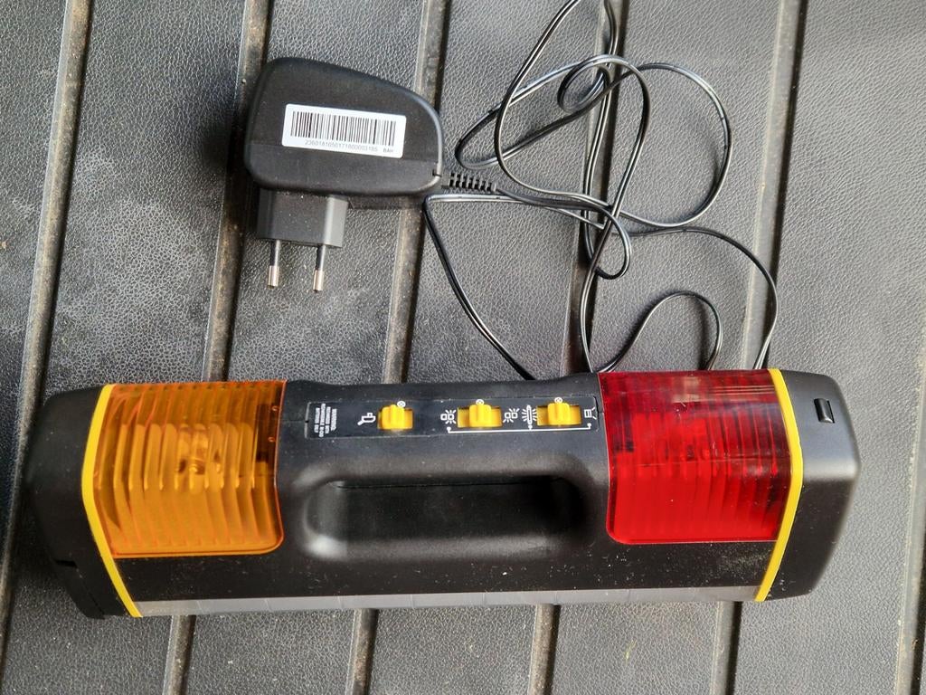 Pechlamp en gevarenlicht met oplader, Ophalen of Verzenden
