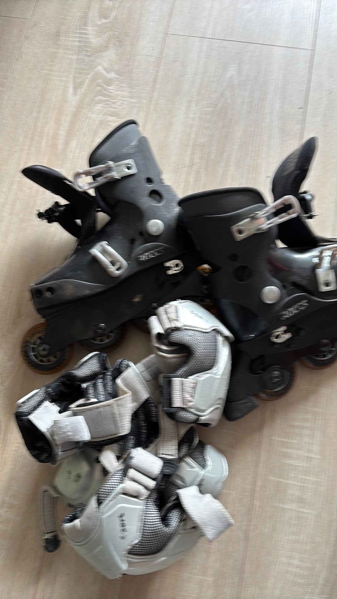 Skeelers complete set, maat 30 tot 35, Ophalen, Kinderen, Roces, Inline skates 4 wielen
