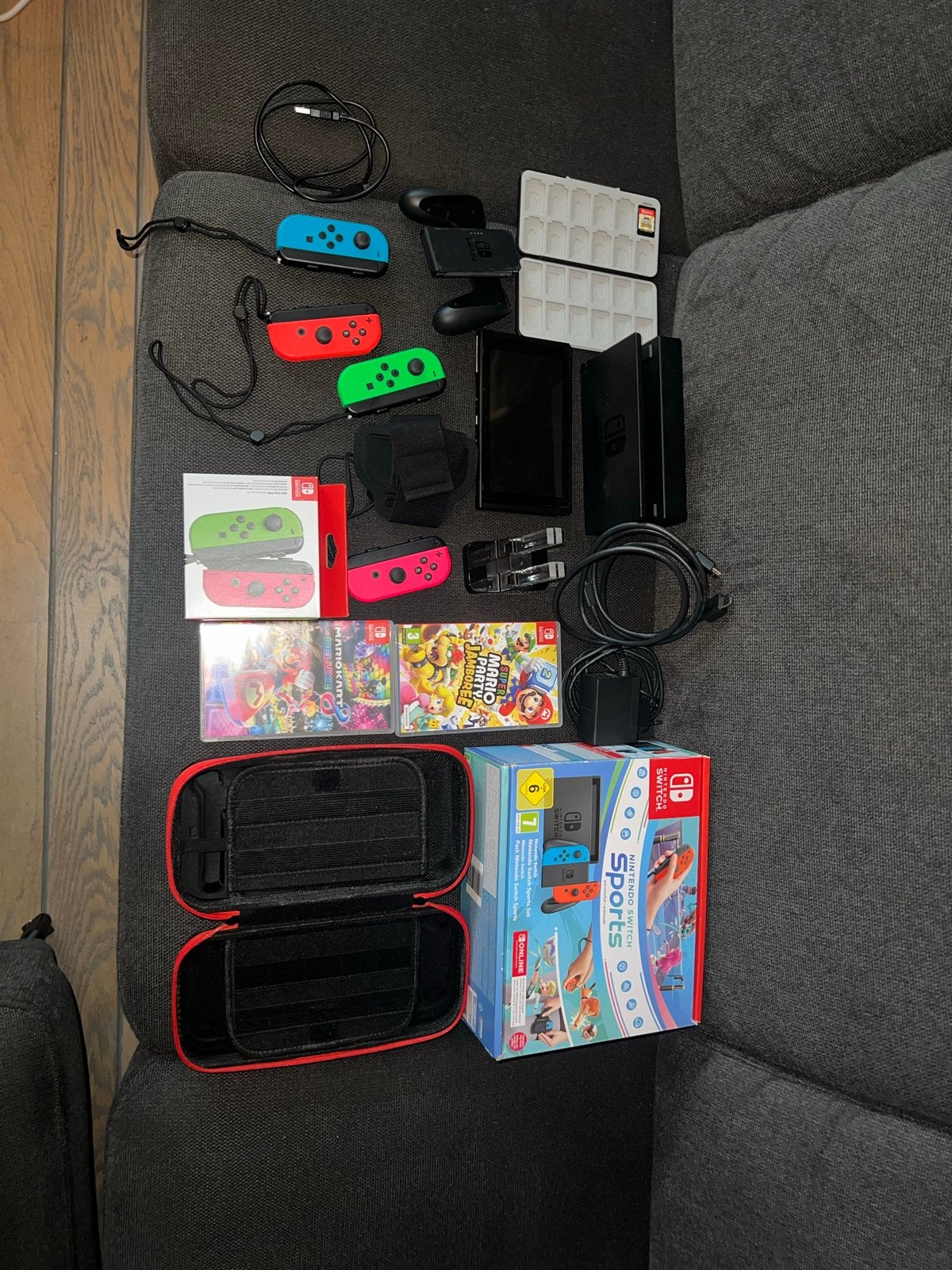 Nintendo Switch V2 met 4 games, 4 controllers en accecoires, Ophalen of Verzenden, Switch Original, Met 3 controllers of meer