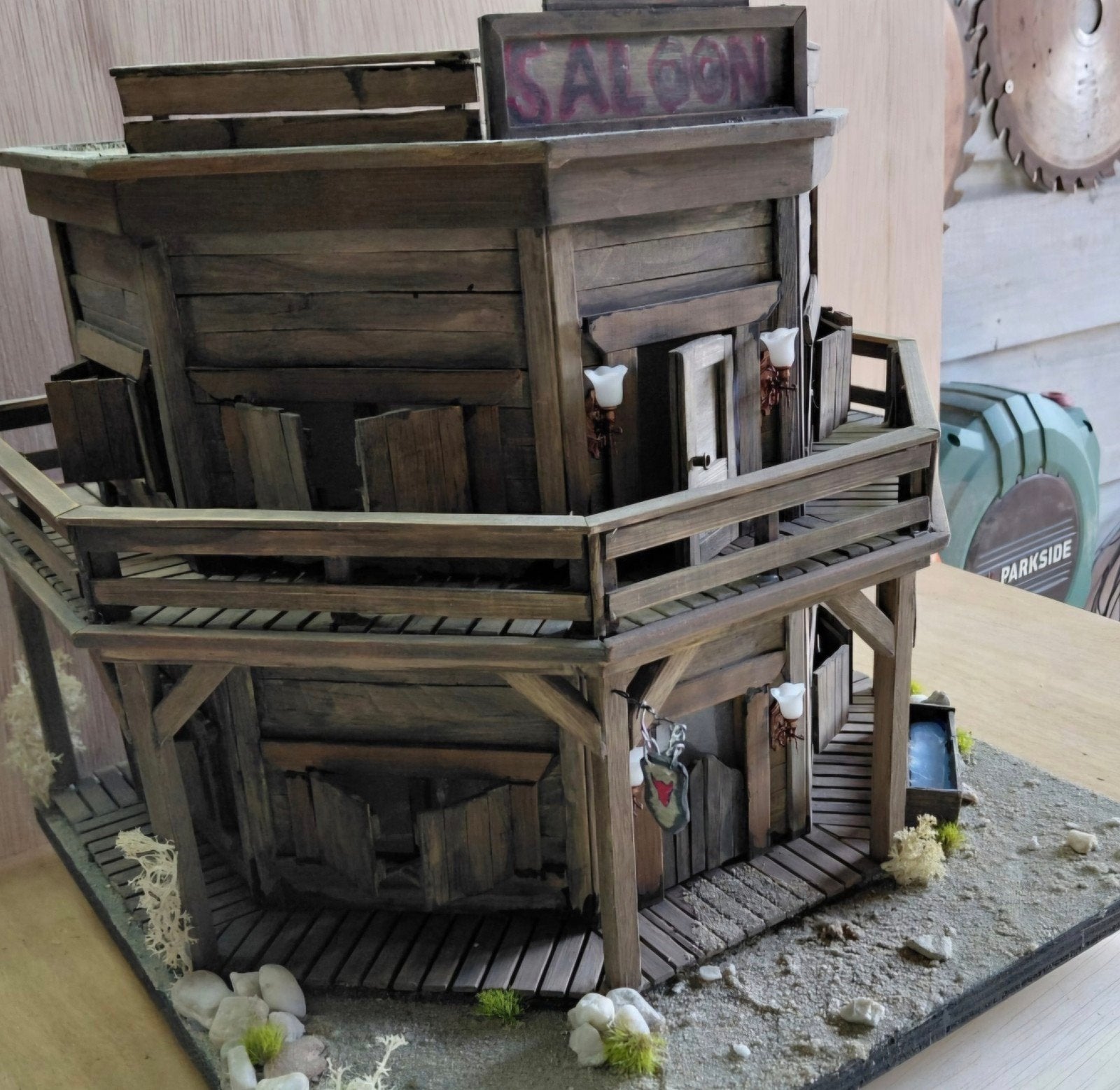 Miniatuur Cowboy Saloon met werkende verlichting, Ophalen