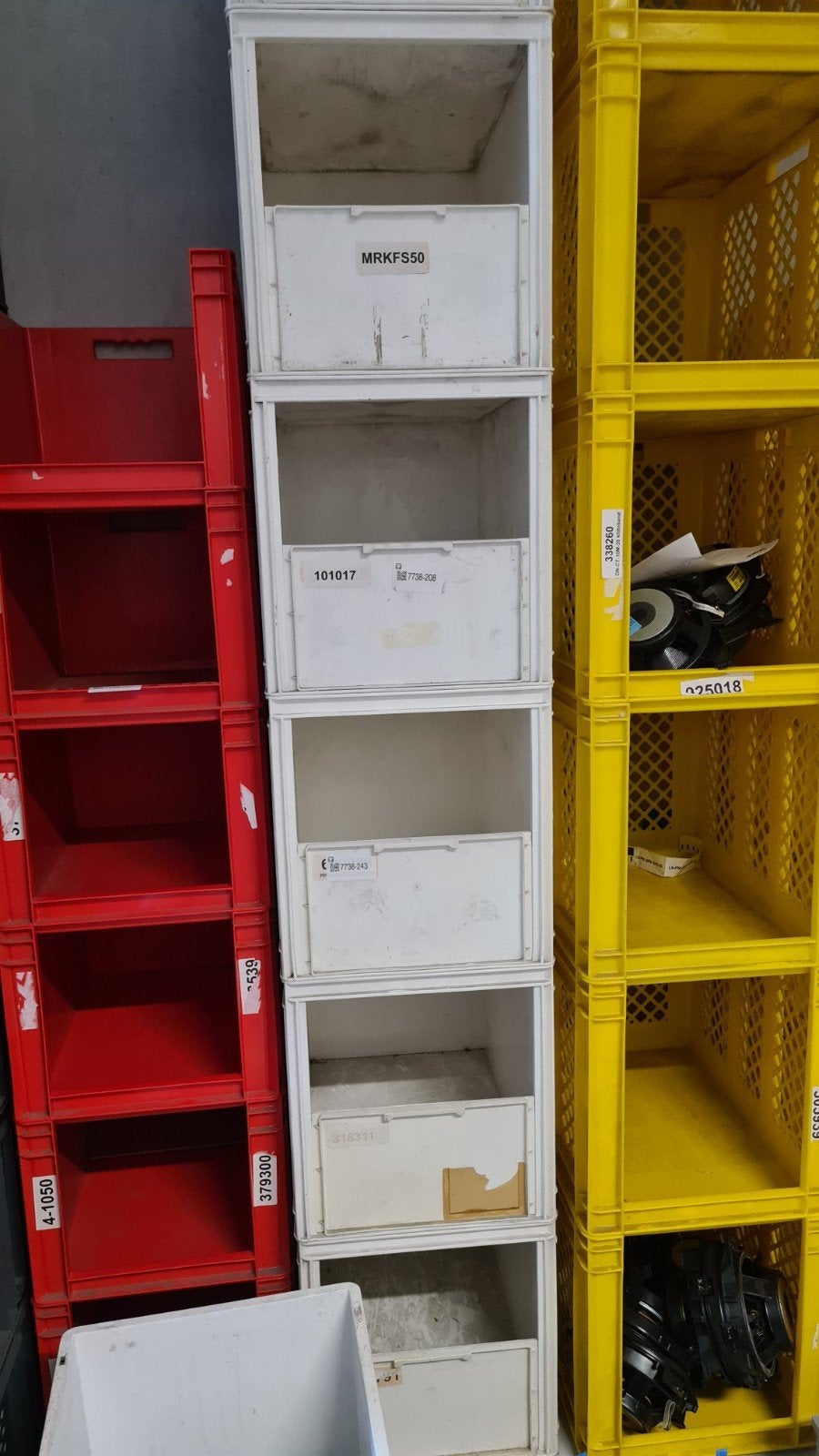 div magazijn/stapelbakken div kleuren/maten groot/klein, Ophalen, Gebruikt, Minder dan 35 cm, Minder dan 50 cm