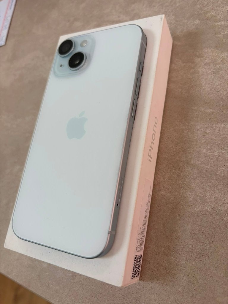 Iphone 15 - 128 GB, Telecommunicatie, Mobiele telefoons | Apple iPhone, Zo goed als nieuw, 128 GB, iPhone 15, Wit, Ophalen of Verzenden