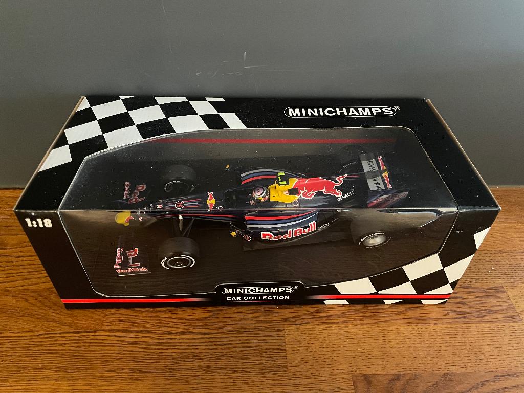 Sebastian Vettel Minichamps 1:18 Red Bull RB5 2009, Hobby en Vrije tijd, Modelauto's | 1:18, Ophalen of Verzenden, Zo goed als nieuw