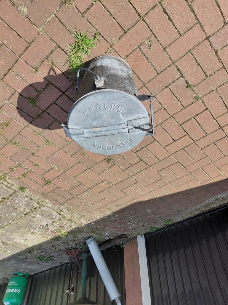 Zinken vuilnisemmer Apeldoorn, Huis en Inrichting, Woonaccessoires | Prullenbakken, Gebruikt, Metaal, 50 tot 75 cm, 40 liter of meer