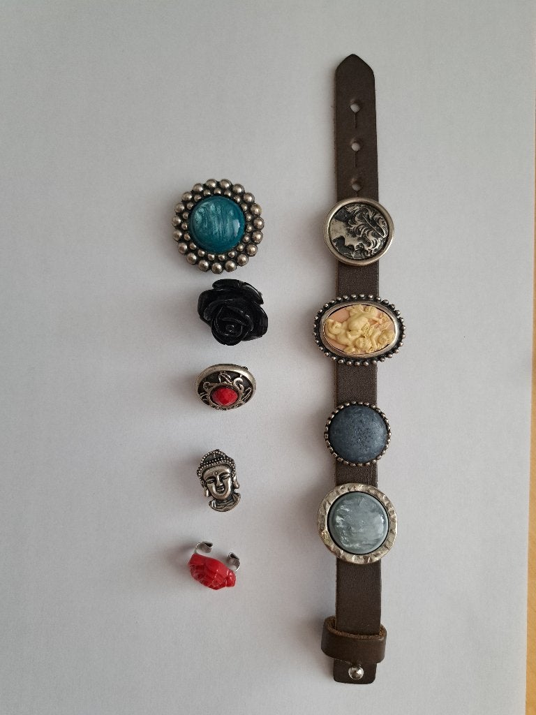 Bruine leren armband met 9 schuifknopen, Sieraden, Tassen en Uiterlijk, Armbanden, Verzenden, Bruin, Leer