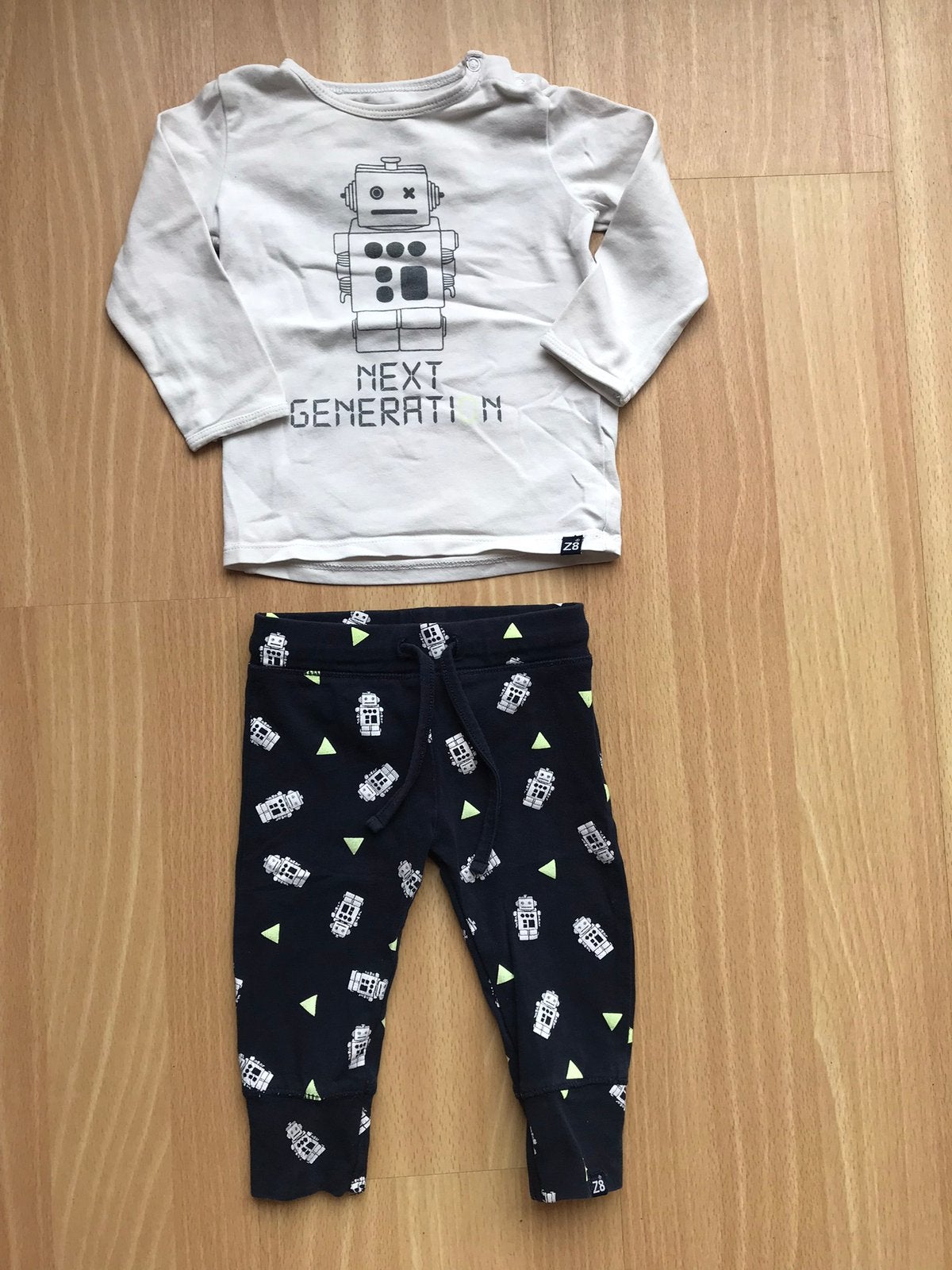 Z8 setje jongen longsleeve en broek robot maat 62 / 68, Ophalen of Verzenden, Zo goed als nieuw, Jongetje, Shirtje of Longsleeve