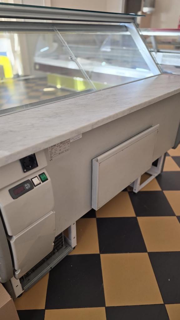 Bonbonvitrine, Ophalen, Gebruikt