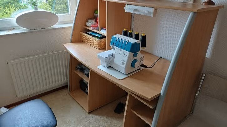 Houten bureau voor naaimachine, Ophalen, Gebruikt, Hout, Bruin