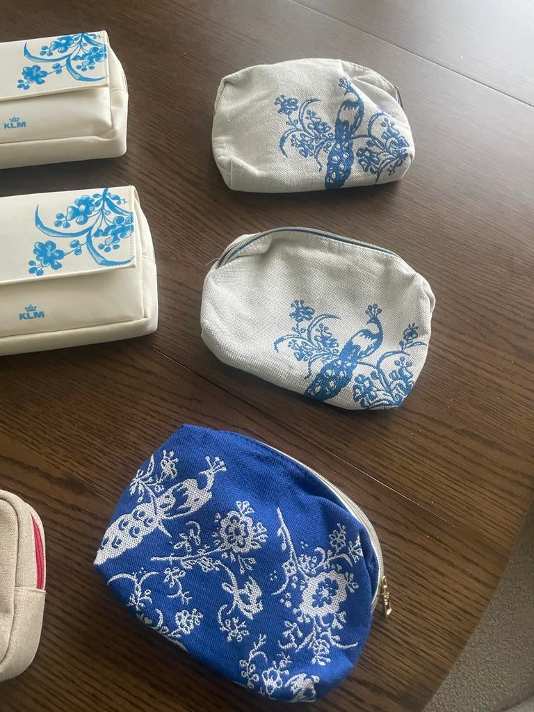 KLM Business Class Amenity Kits - 4 Volle Etuis, Sieraden, Tassen en Uiterlijk, Tassen | Reistassen en Weekendtassen, Wit, Minder dan 40 cm