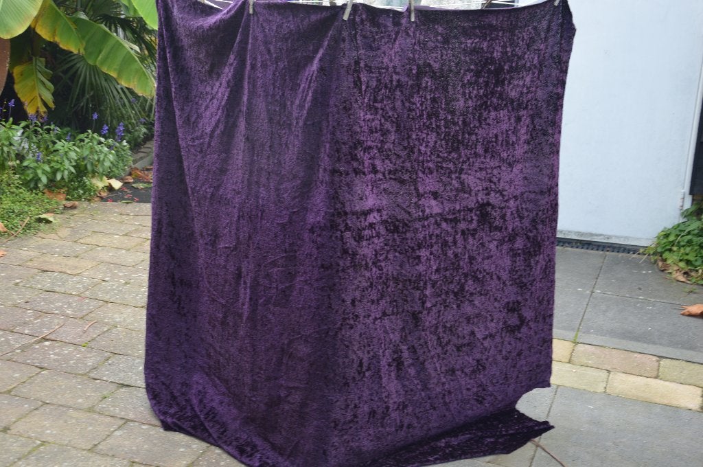 2 lappen donker paarse velours stof glanzend 230 cm / 150 cm, Overige materialen, 120 cm of meer, Paars, Ophalen of Verzenden
