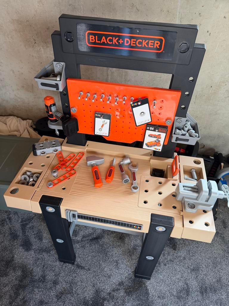 Black+Decker Speelgoed Werkbank met Gereedschap, Ophalen, Zo goed als nieuw, Jongen of Meisje