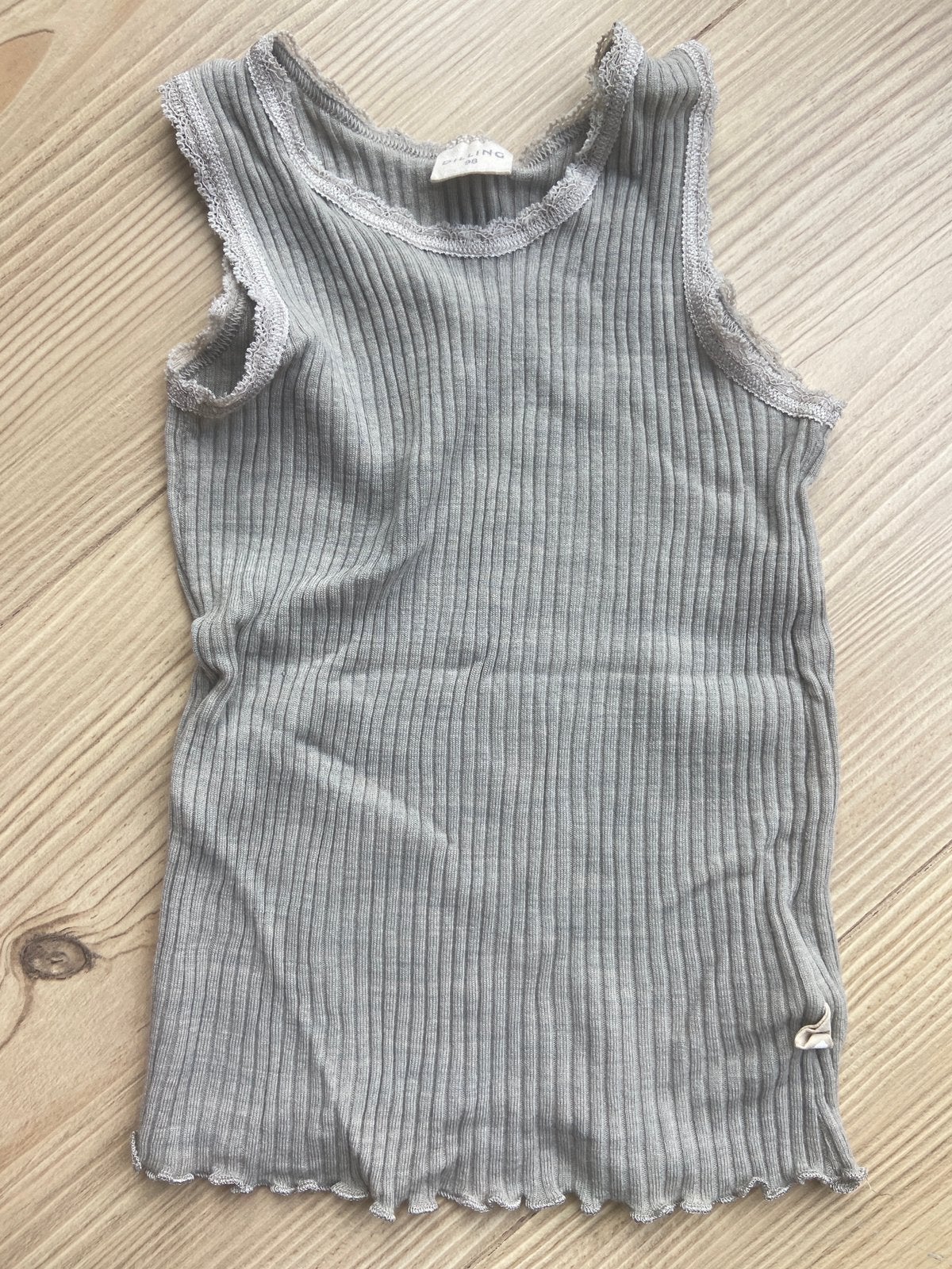 Dilling - wol/zijde hemdjes maat 98/104, Ophalen of Verzenden, Zo goed als nieuw, Meisje, Nacht- of Onderkleding