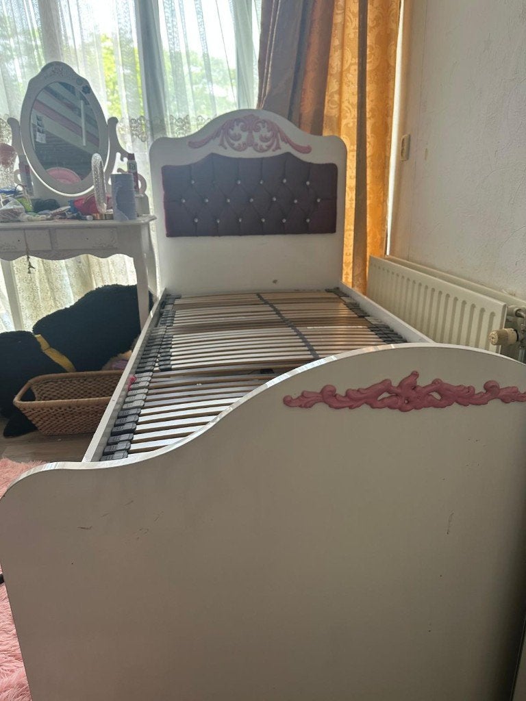 Meisjesbed , Tienerbed (prinsessenbed) zonder matras, Ophalen, 85 tot 100 cm, Gebruikt, Matras