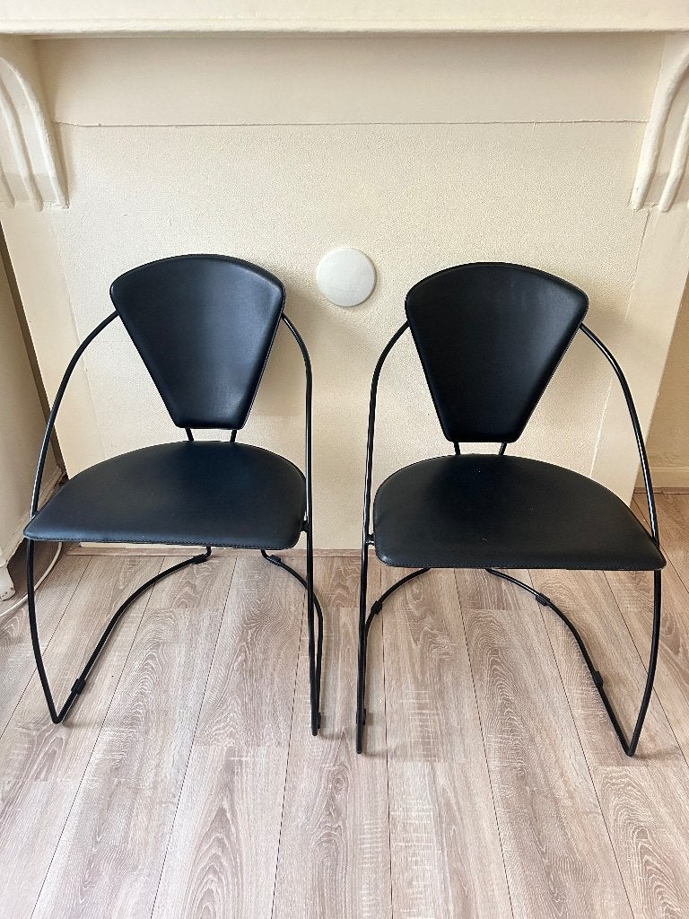 Arrben design stoelen (Italië, jaren 80), Huis en Inrichting, Ophalen, Twee, Zwart, Leer