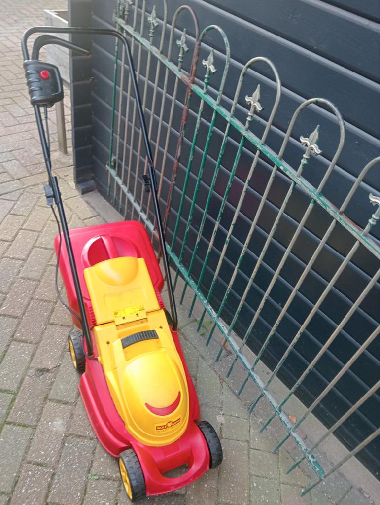 Grasmaaier electrisch wolf 32cm, Tuin en Terras, Grasmaaiers, Ophalen of Verzenden, Gebruikt
