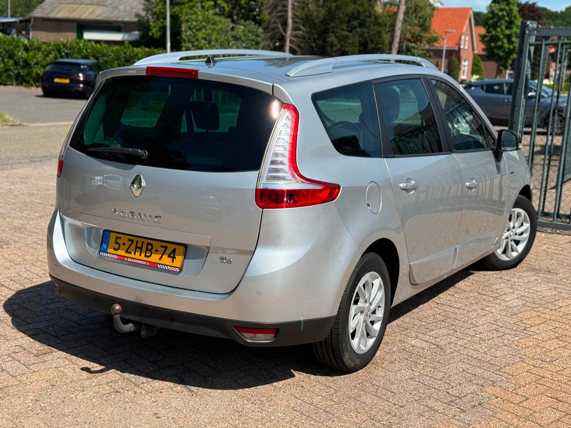 Renault Scénic 1.2 TCe Limited NAVI CRUISE PDC NAP APK 02-2, Auto's, Renault, Voorwielaandrijving, Euro 5, Gebruikt, 4 cilinders