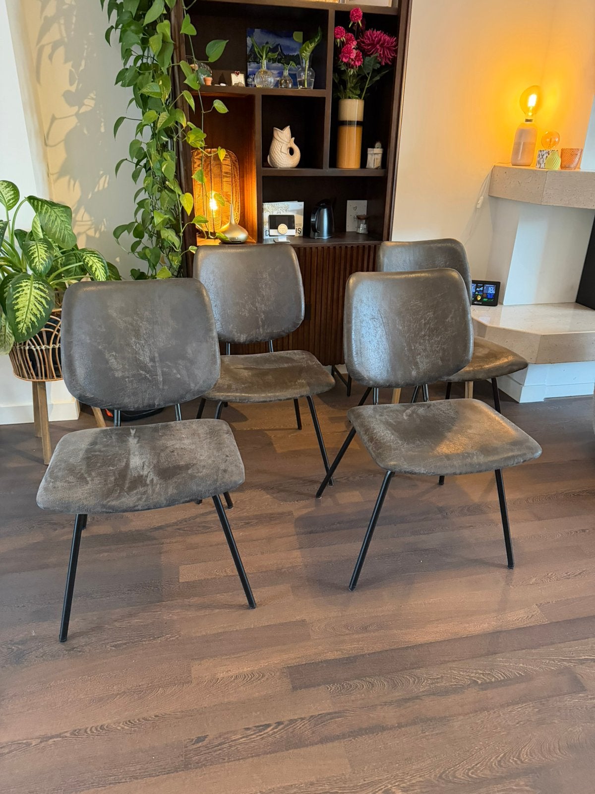 4 eetkamer stoelen Bodilson flush - antraciet grijs - leer, Ophalen, Zo goed als nieuw, Vier, Grijs