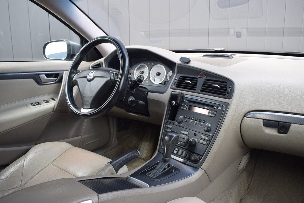 Volvo V70 2.0T Automaat Edition Sport Xenon | Beige Leder |, Auto's, Volvo, Gebruikt, 179 pk, Automatische klimaatregeling, 1600 kg