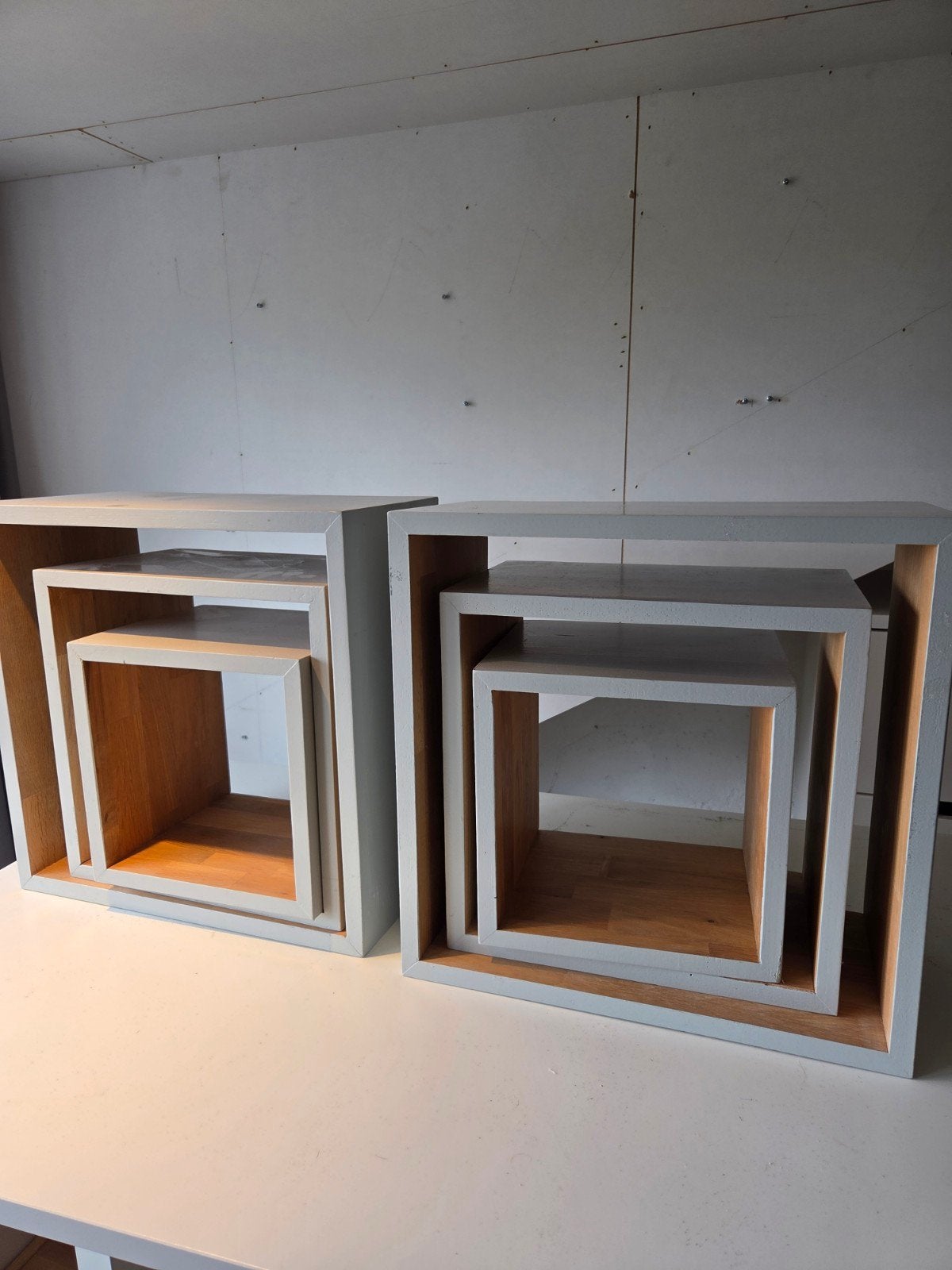 Set van 3 wandkubussen / wandplanken - grijs met hout, Ophalen