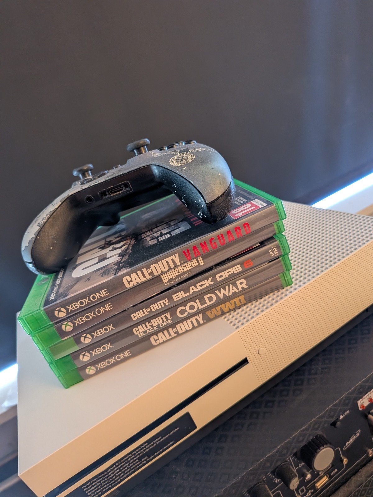 Xbox One S met games en controller, Spelcomputers en Games, Online, Gebruikt, Vanaf 18 jaar, Shooter