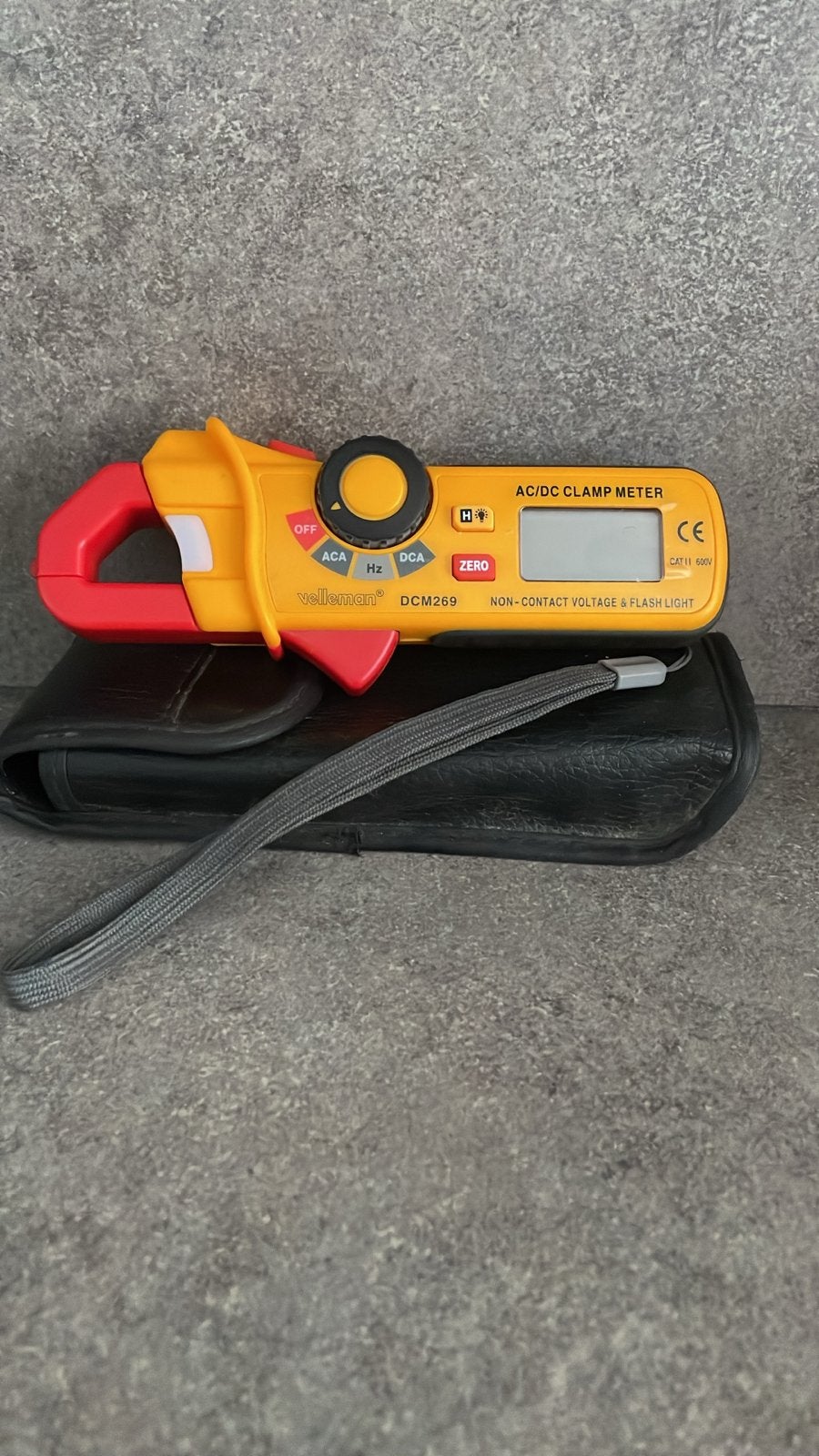 Velleman DCM269 AC/DC Clamp Meter - Zo goed als nieuw, Ophalen of Verzenden, Zo goed als nieuw, Elektriciteit